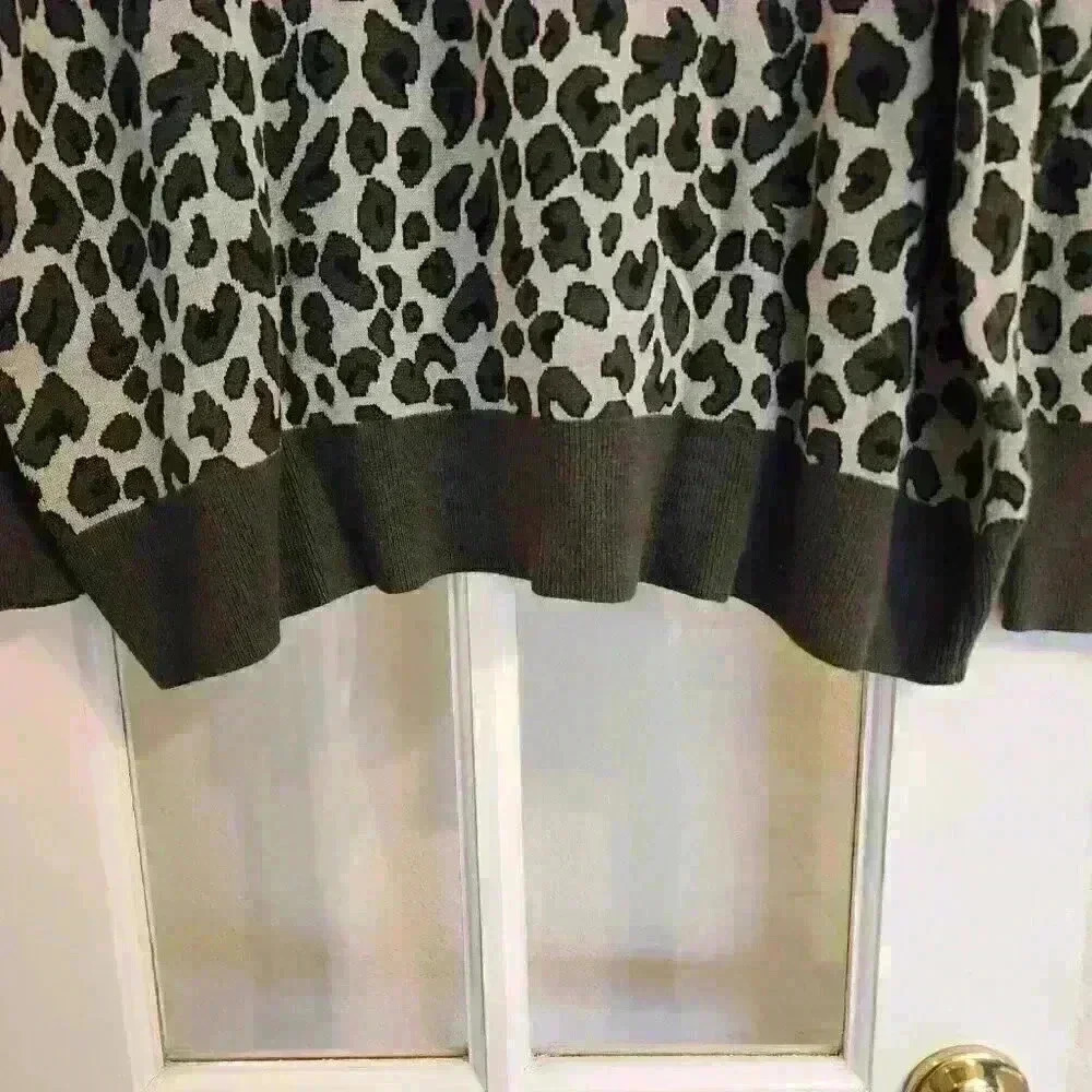 Isaac Mizrahi Women's Animal Cheetah Print Baggy Sweater XXL Fall Winter Comfy - Picture 6 of 7